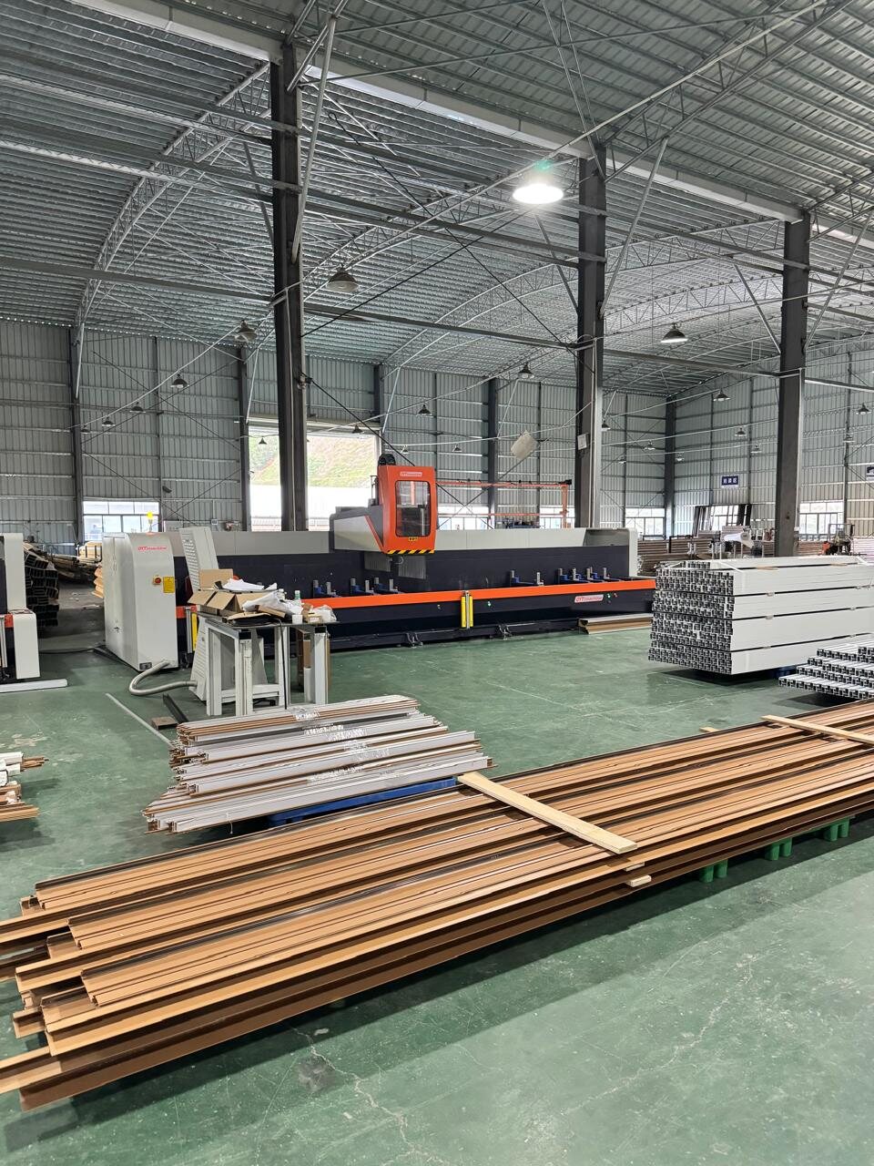 Profile machining and processing station
